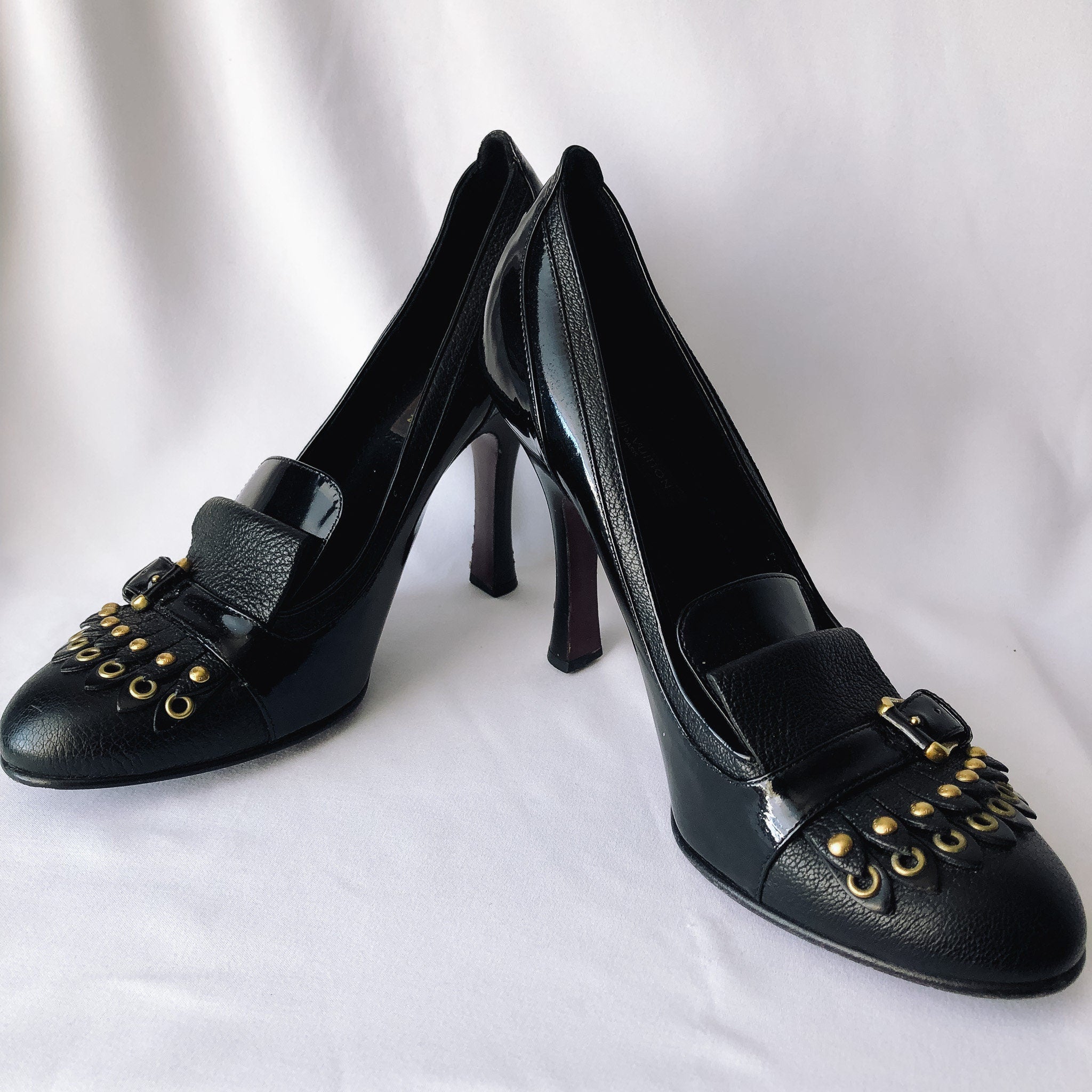 Authenticated Vintage LOUIS VUITTON B00074 Black Pumps with Metal Deta –  Shop Dakota Ranch