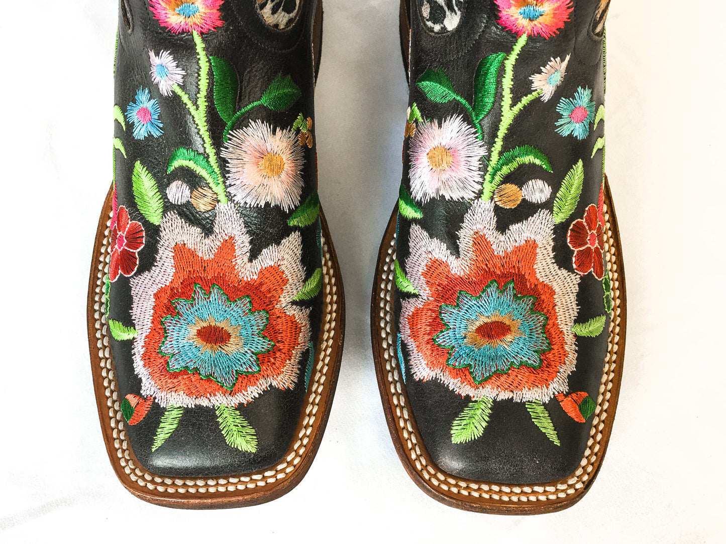 Macie Bean Smokey and Bandit Snow Leopard and Floral Embroidered Square Toe Cowboy Boots, Women's Sz. 7.5M