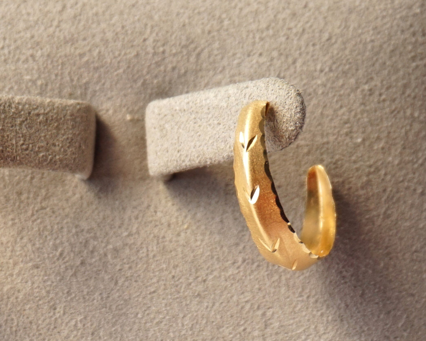 Unique Vintage 14K Gold CARLA Dainty Crescent Scalloped Hoops, Estate Everyday Textured Hoops