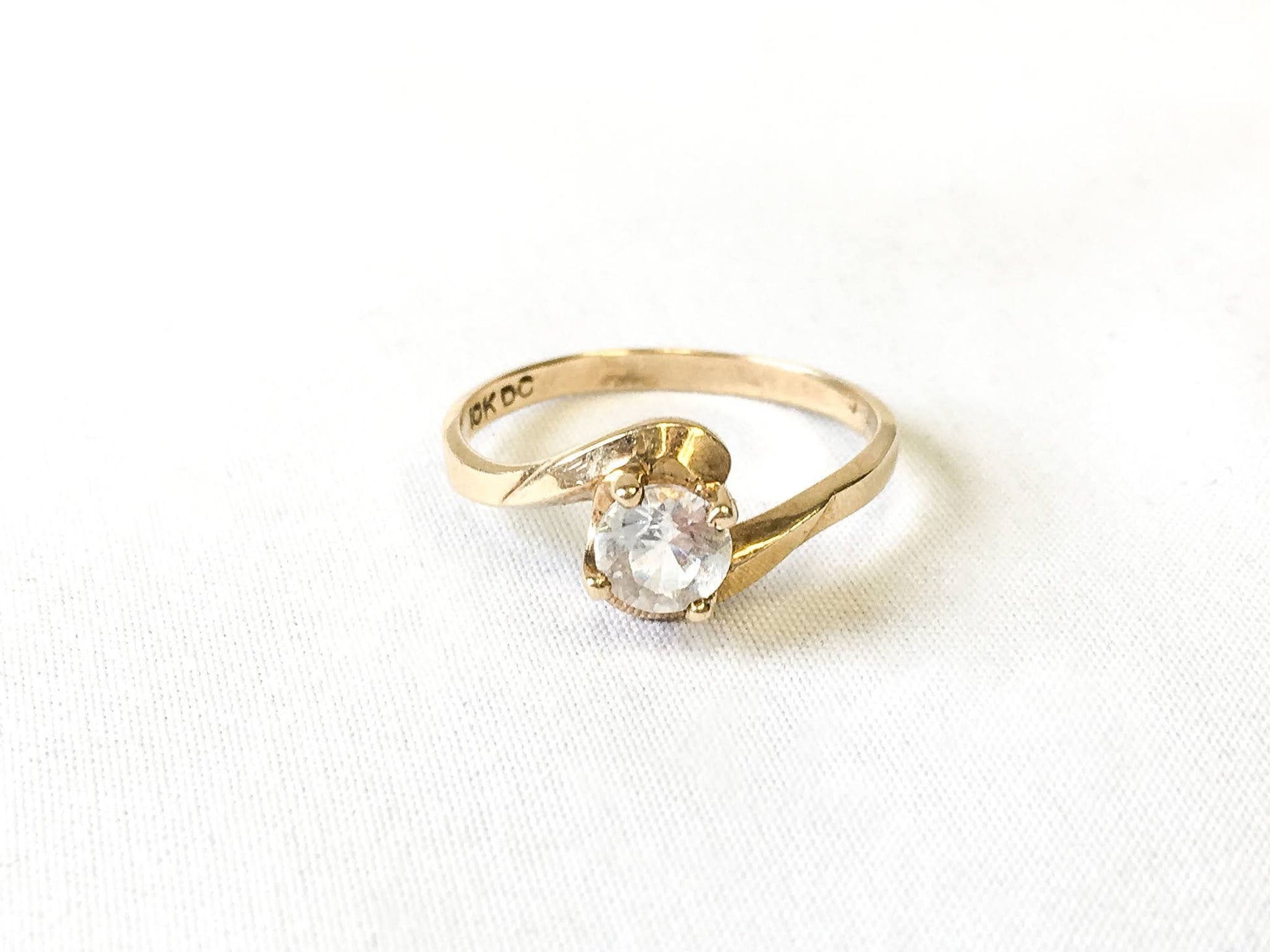 Vintage 10k DC Quartz Solitaire Wedding or Engagement Ring, Beautiful Gold Ring, Size 6.75