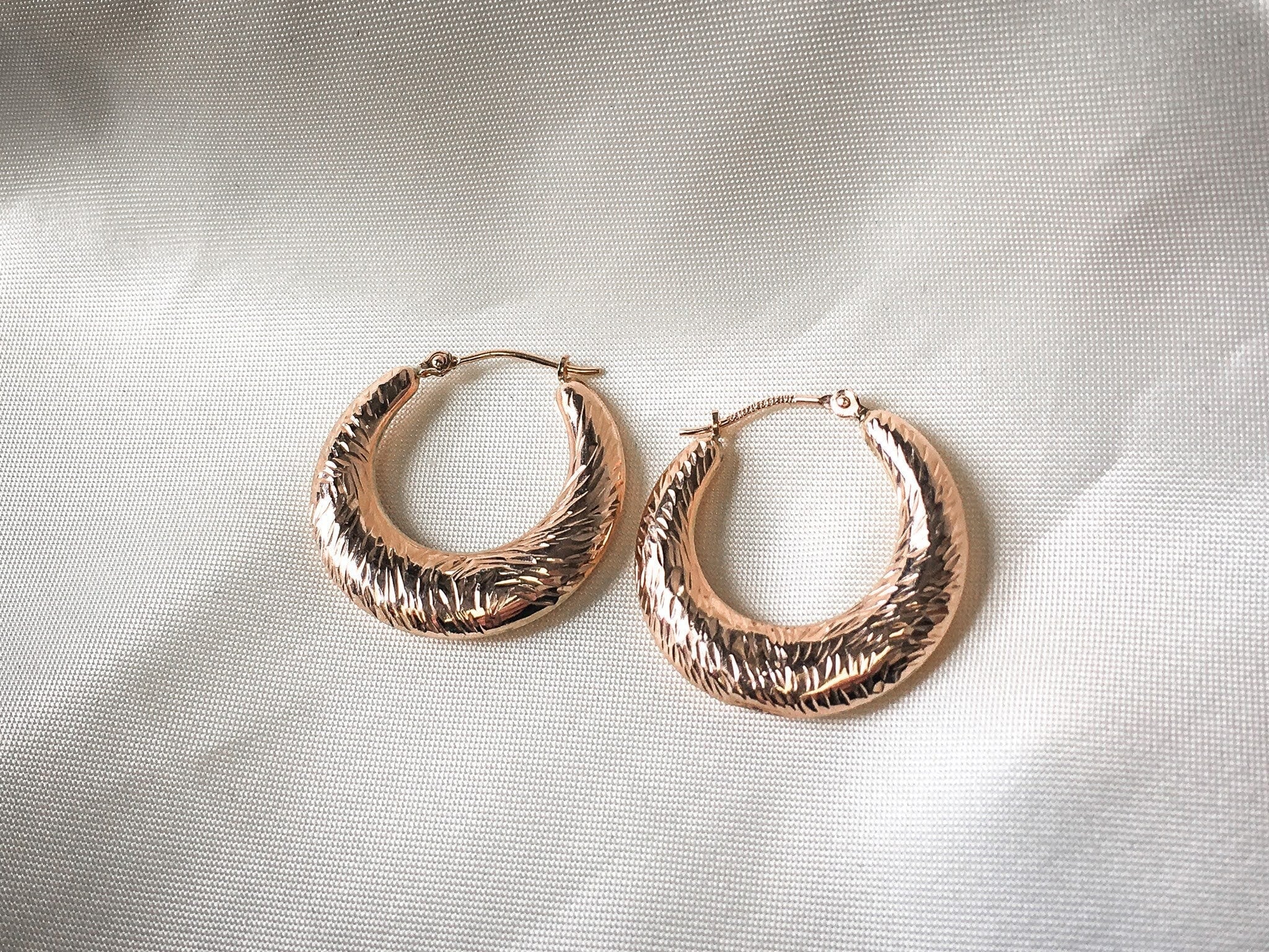 Vintage deals 14K gold hoop earrings