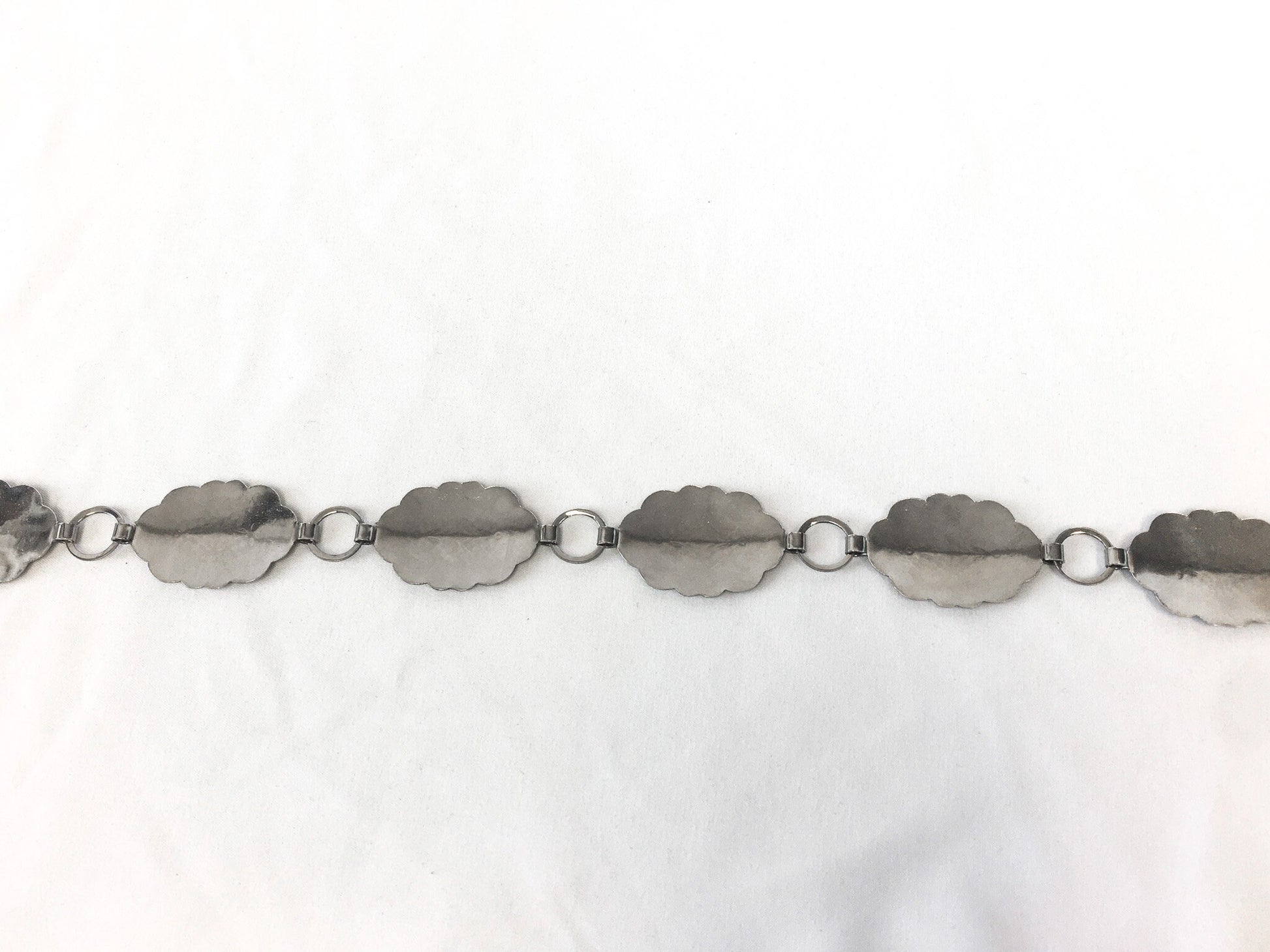 Vintage 60s/70s Silver Toned Concho Chain Link Belt with Engraving Detail, Vintage Boho Style Belt