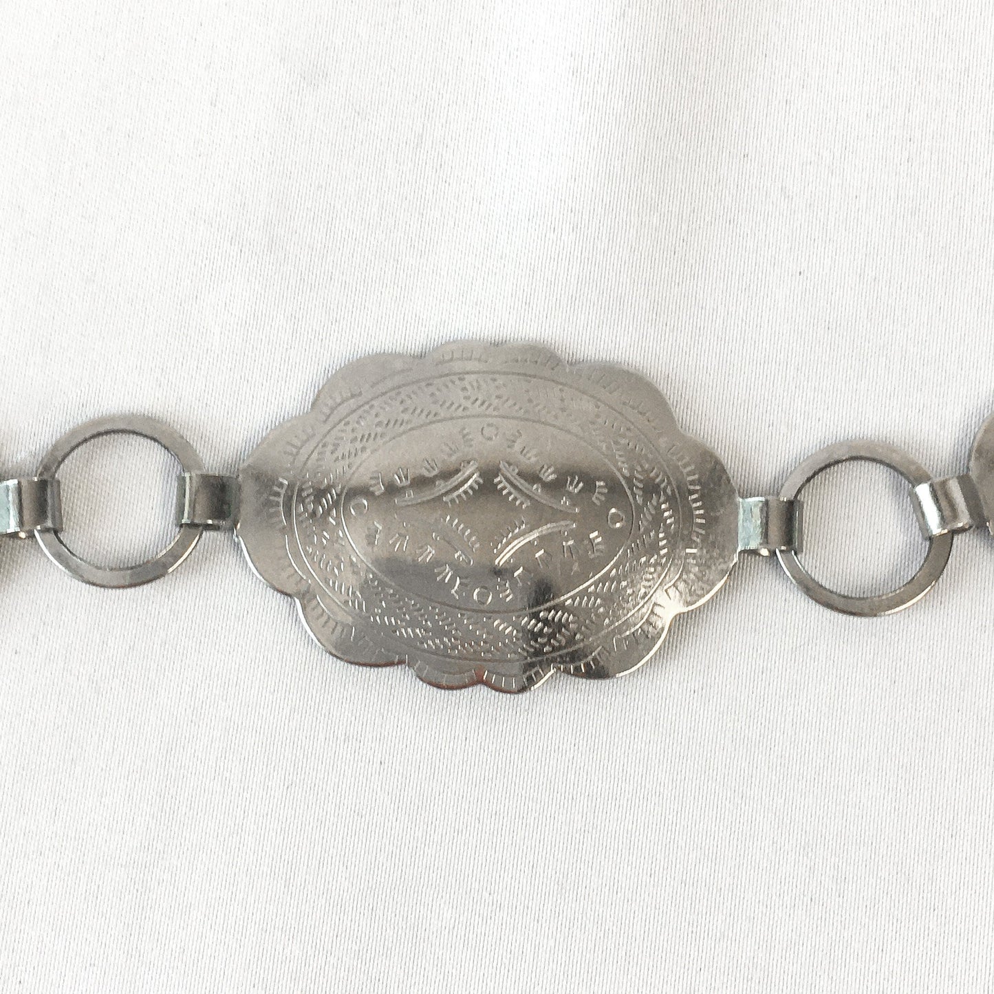 Vintage 60s/70s Silver Toned Concho Chain Link Belt with Engraving Detail, Vintage Boho Style Belt