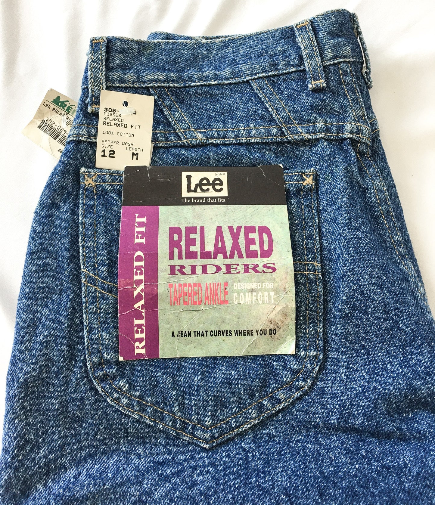 Vintage 80s NWT LEE Medium Wash Relaxed Tapered Ankle Jeans, Vintage Sz. 12, 80s Lee Denim Jeans