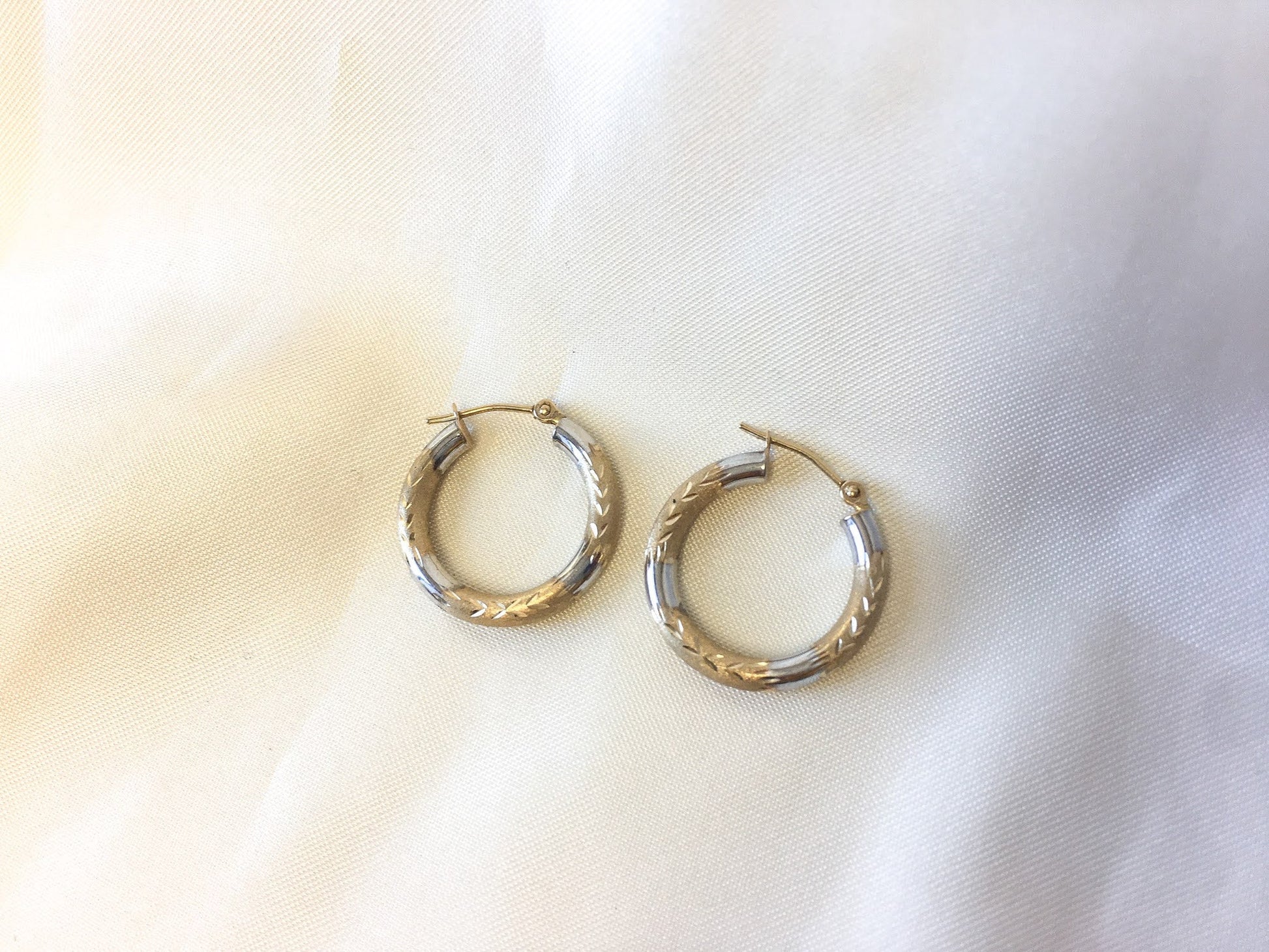 Vintage 14k Gold Two-tone Etched Hoop Earrings