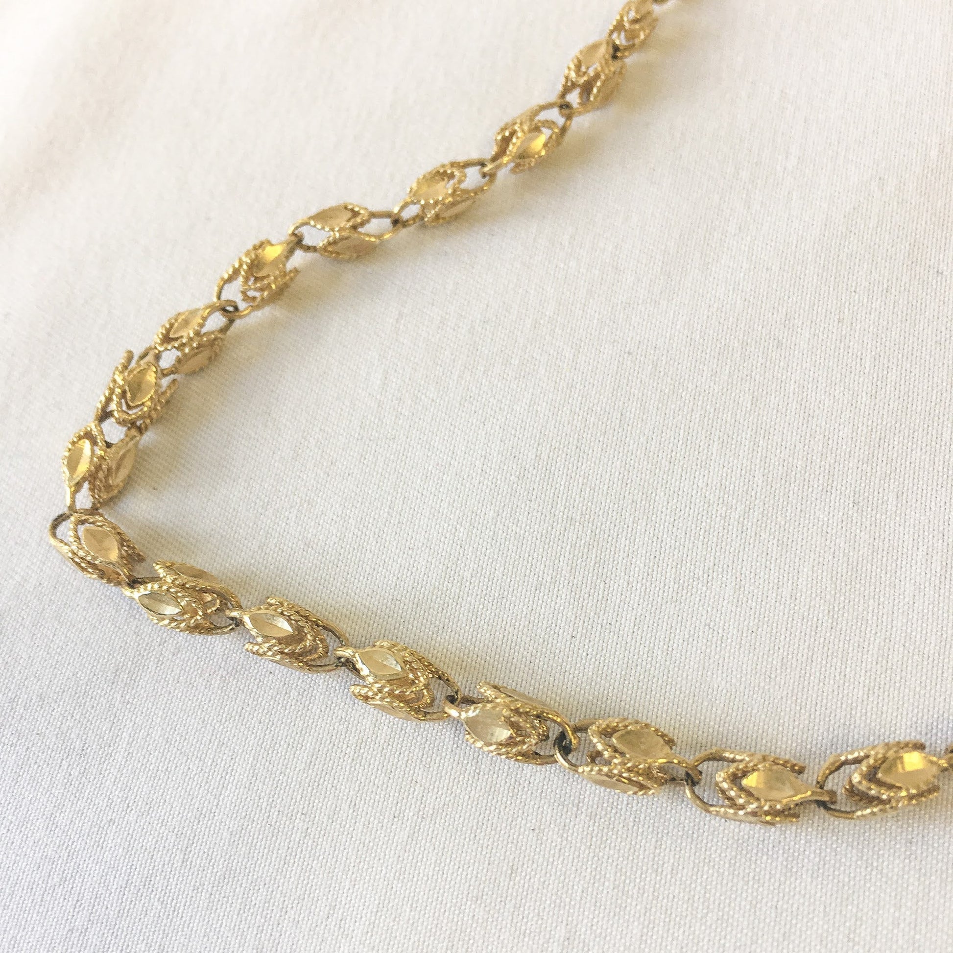 10k Royal Chain (RCI) 17.5" Marquis Link Graduated Necklace