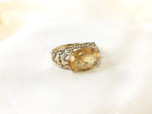 Vintage 10k Gold Oval Citrine Ring with Floral Accents