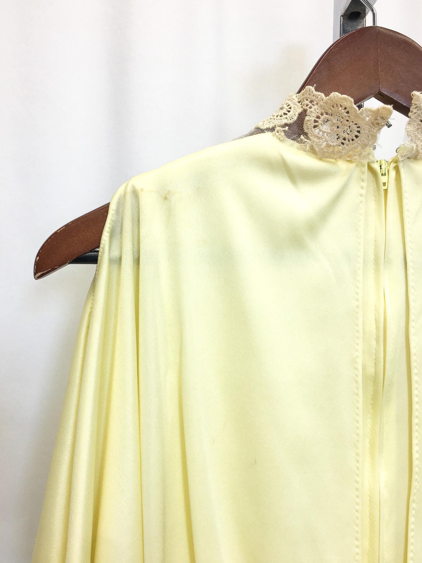 Vintage 70s Pale Yellow Split Short Sleeve Dress with Lace Detail, Vintage Sz. 11-12