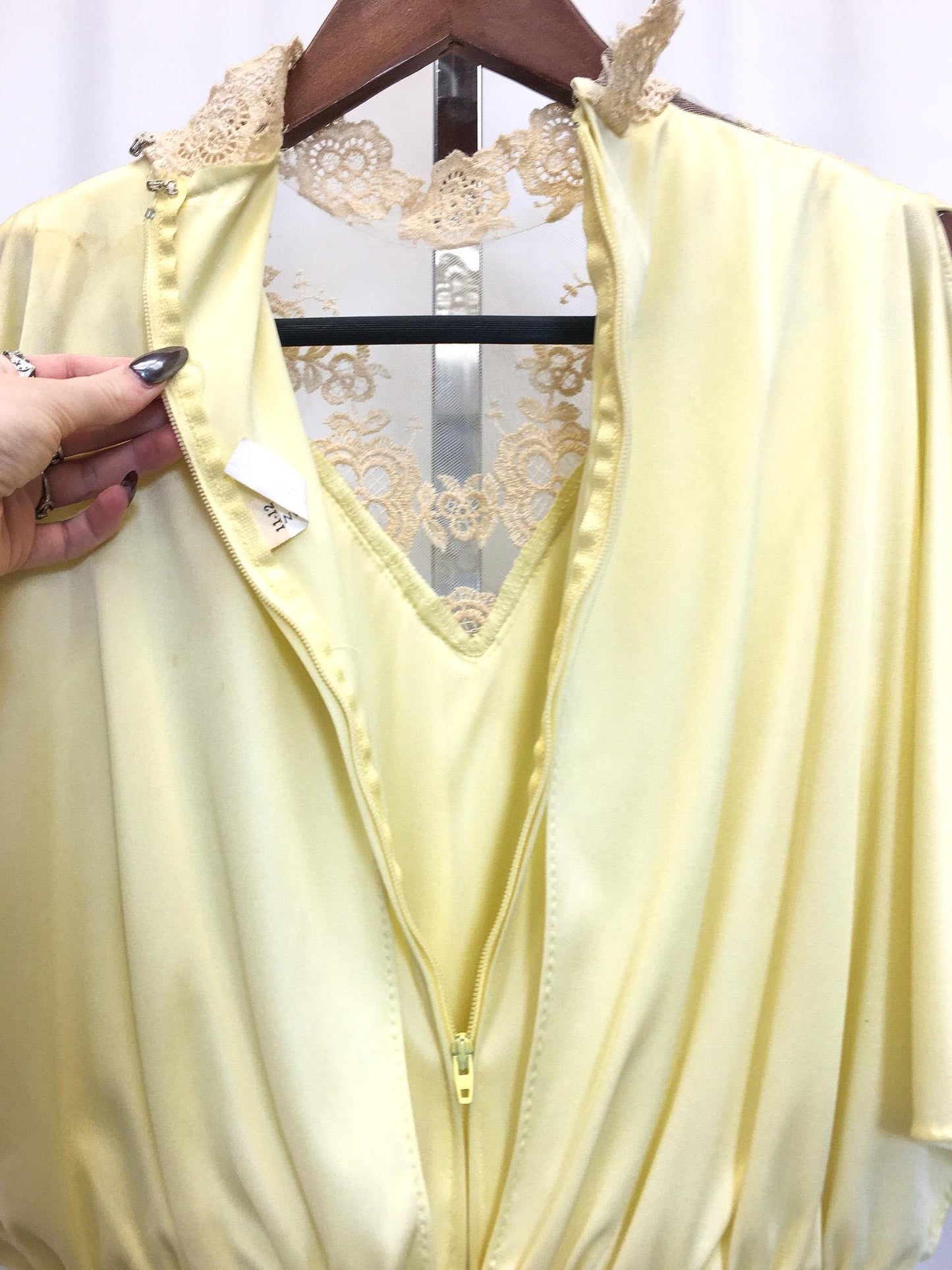 Vintage 70s Pale Yellow Split Short Sleeve Dress with Lace Detail, Vintage Sz. 11-12