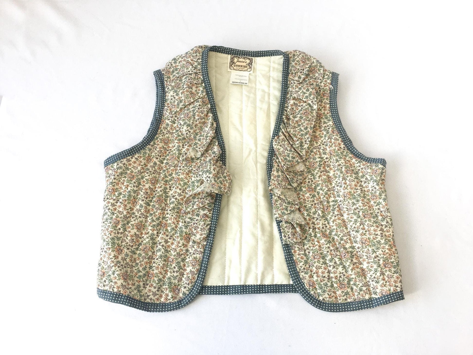 70s Gunne Sax Cream/Off-White Blue Floral Quilted Ruffled Vest, Sz. XXS-XS, Vintage Cottage Core Boho Vest