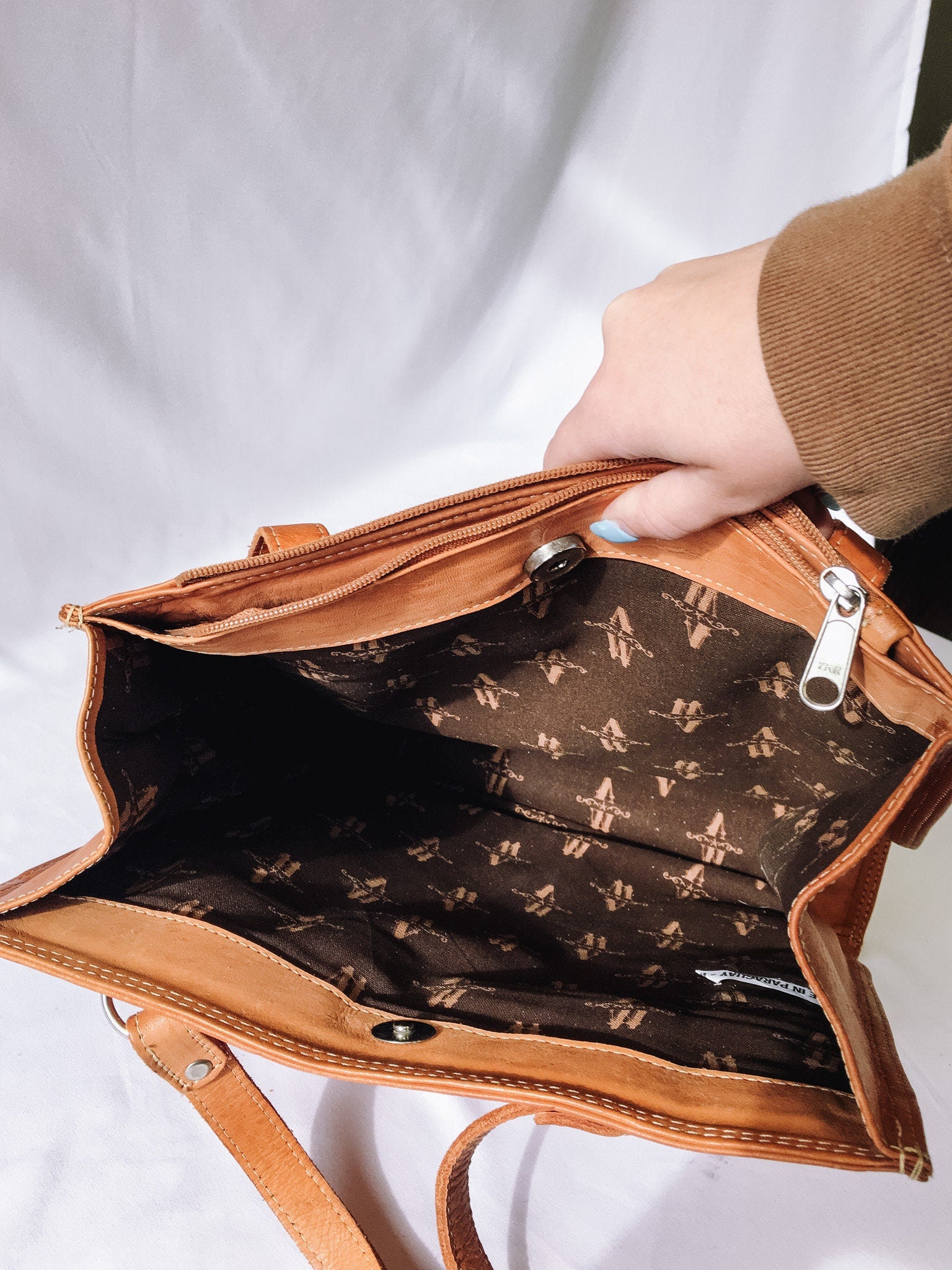 Buy Antique Vintage Leather Handbag Purse Hand Tooled Floral Motif Shoulder  Bag Design Suede Interior Envelop Brass Closure Artist Collectable Online  in India - Etsy